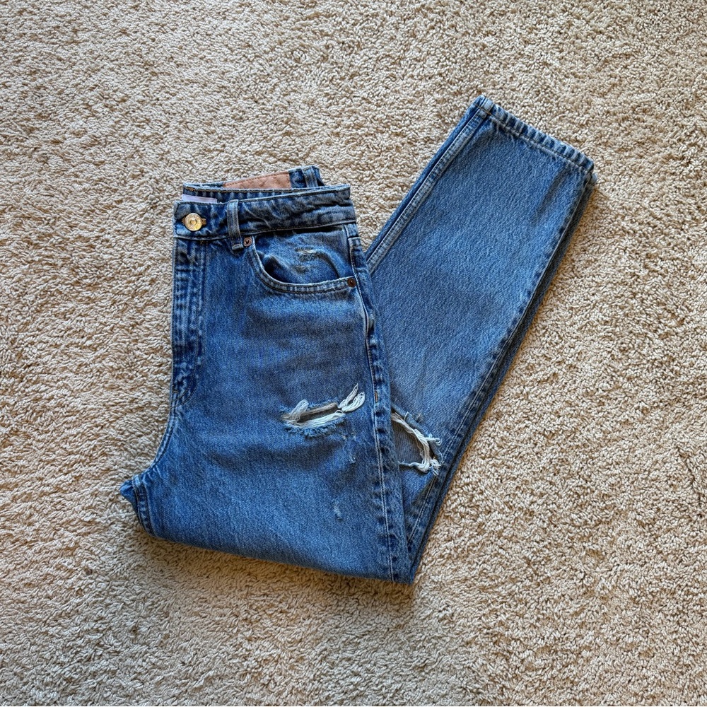 Zara Distressed High Rise Women Jeans - Size 6